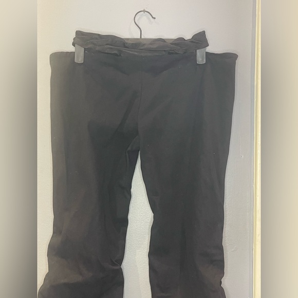 Cut Out Ruched Flare Out Pants - Picture 6 of 7